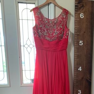 Pink Pageant, Prom, or Ball gown